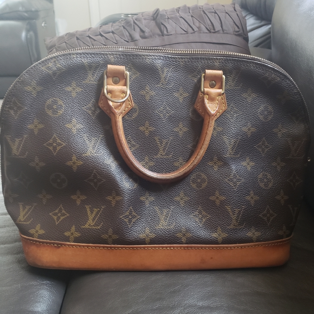 Authentic Louis Vuitton Monogram Alma Satchel